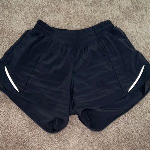 lululemon hottie hot shorts